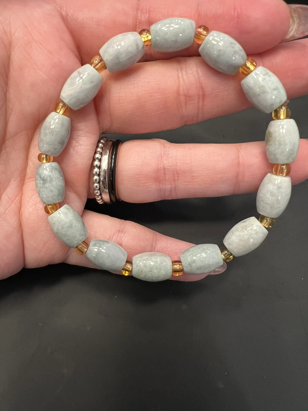 Light Green Jade Bead Bracelet - photo 2