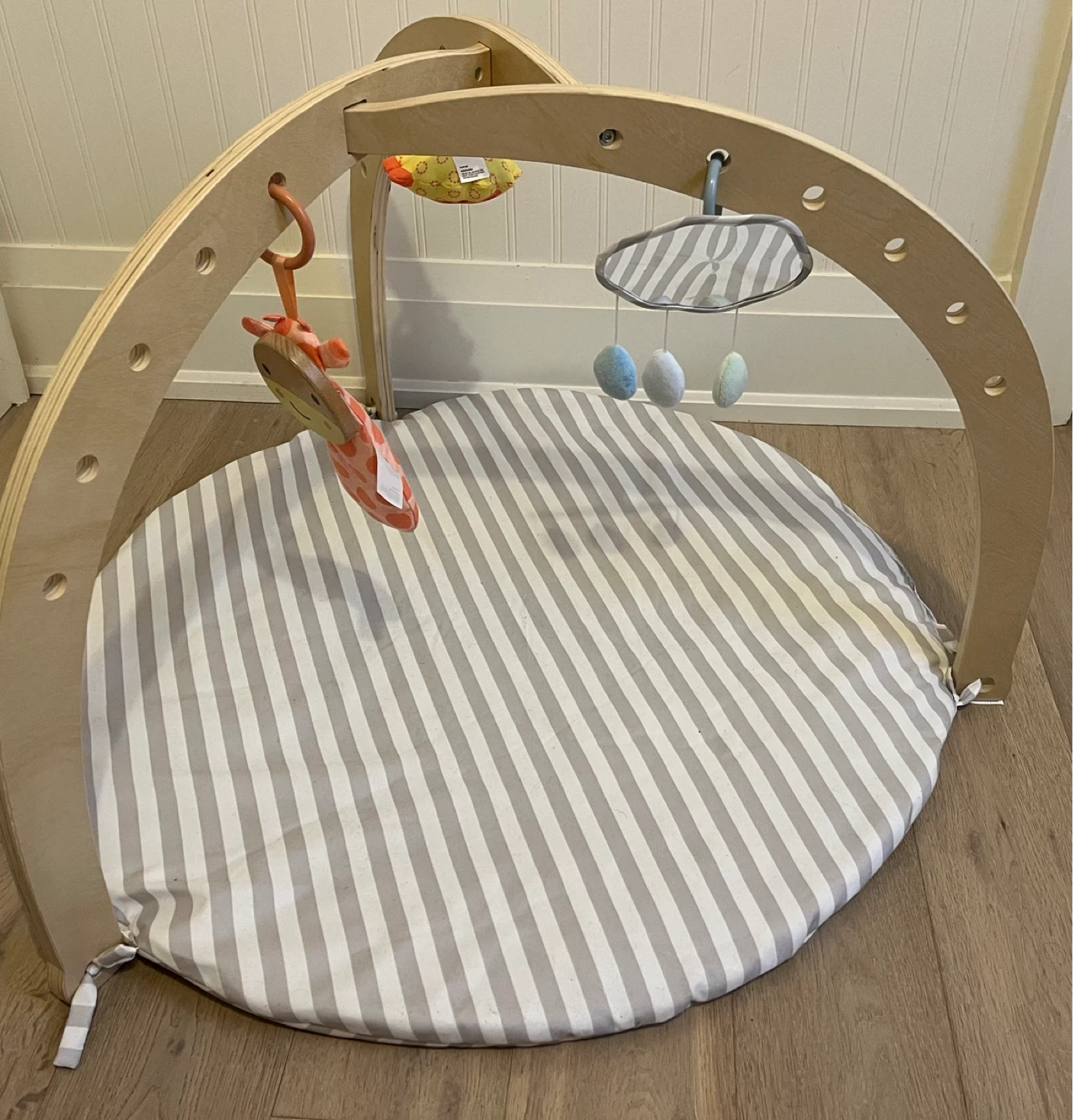 new condition Activity mat  and sensory toys  with toys