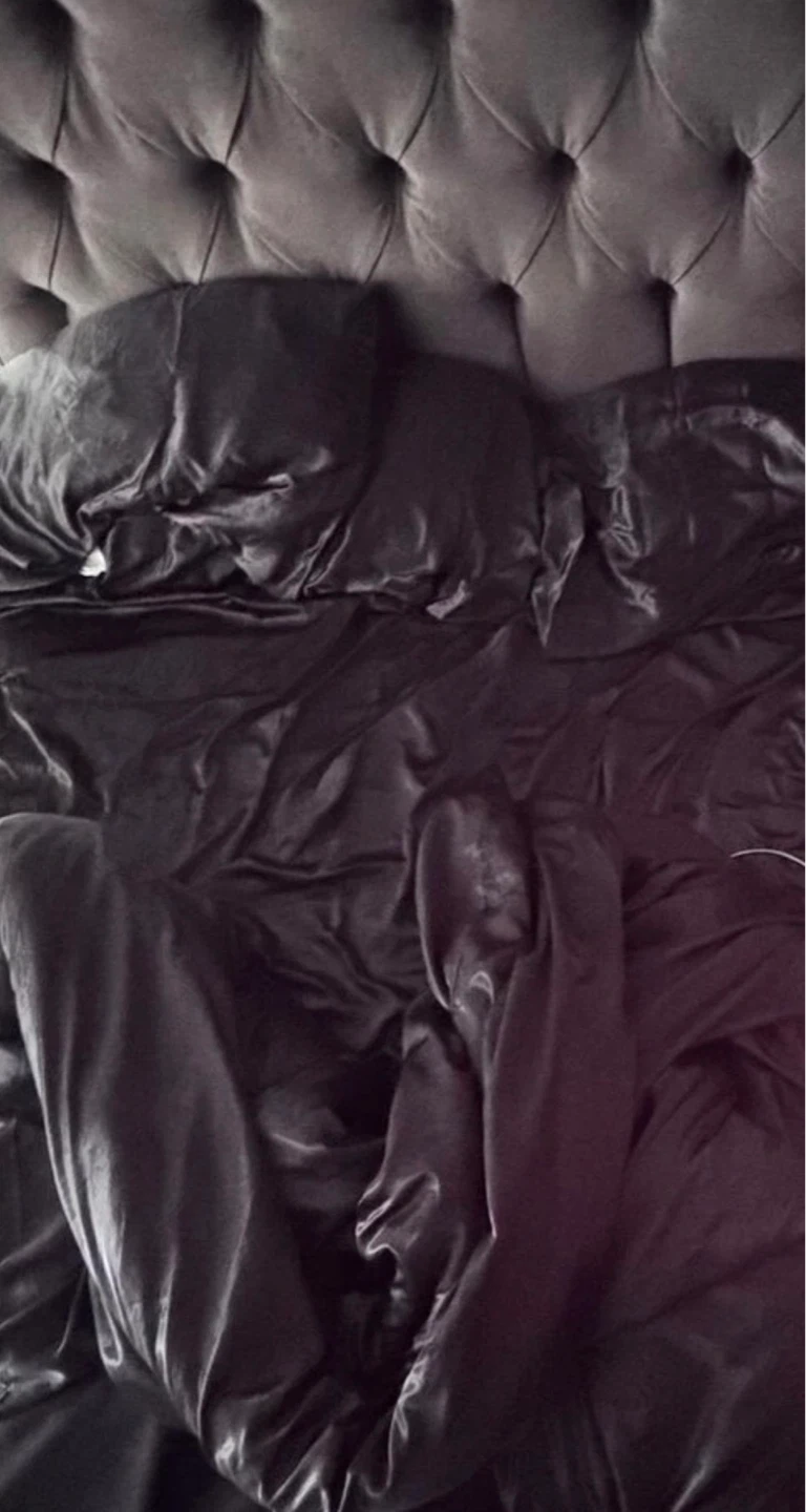 Black Satin Bed Sheet Set - photo 2