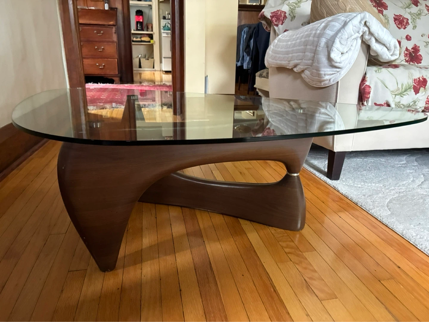 $100 MCM Noguchi Style Glass Coffee Table 48 in x 28 x 15 - photo 5