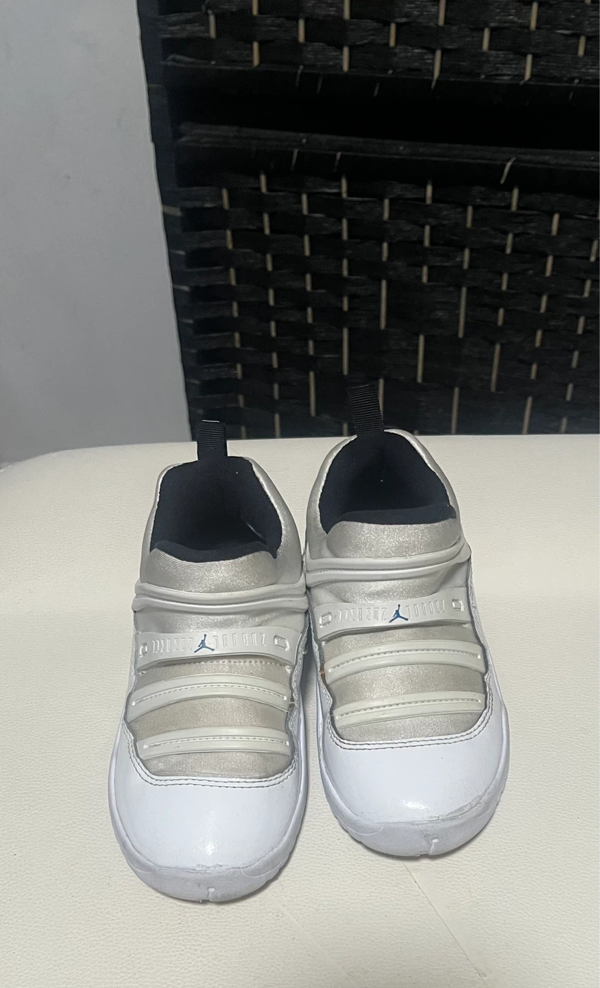 Jordan Crib Shoes child size 11 - photo 4