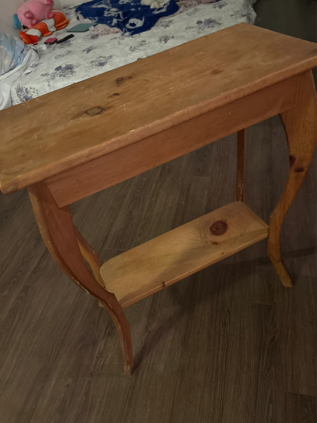 Wooden accent table - photo 4