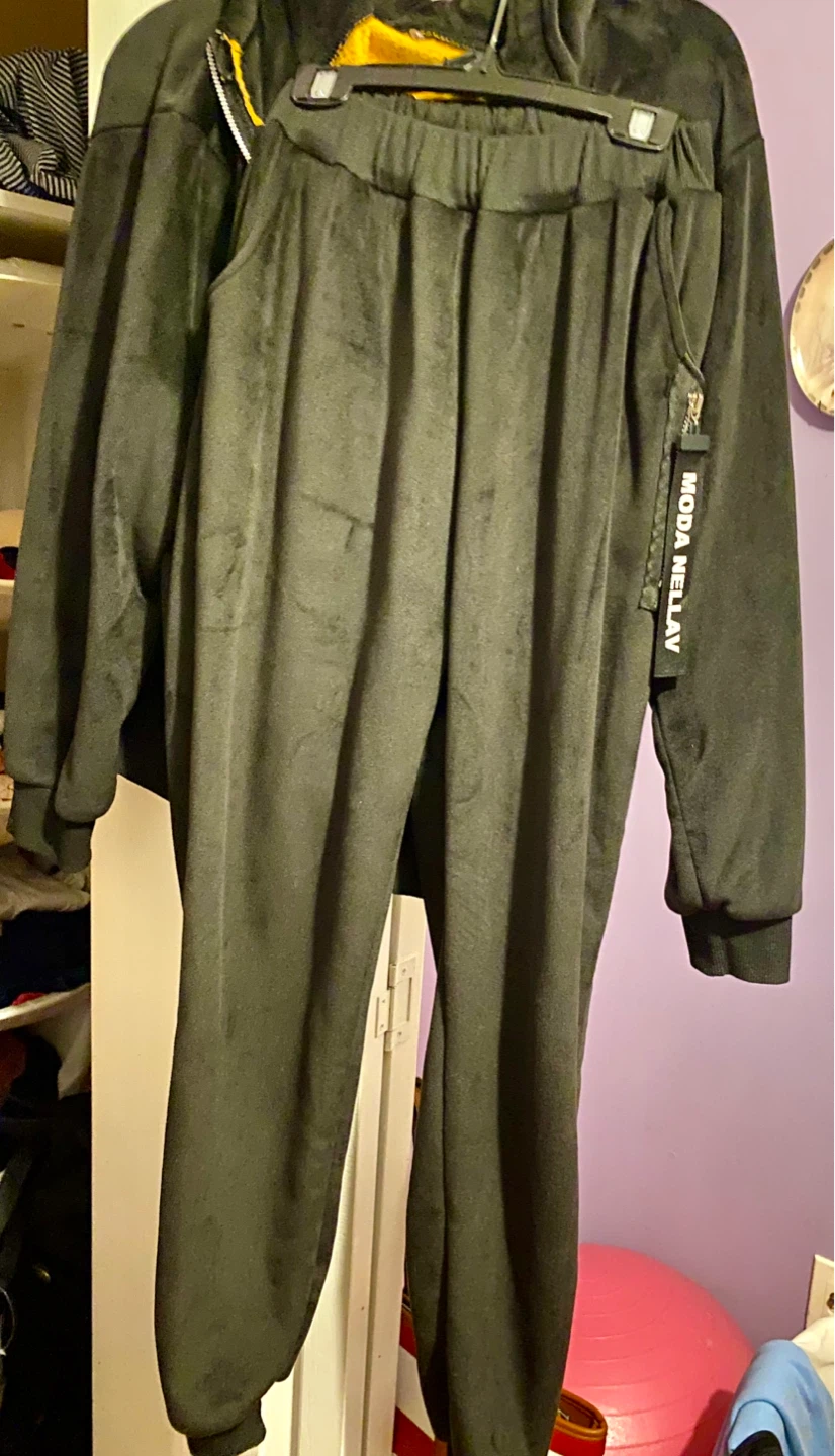 Moda Nellav Velour Tracksuit Set