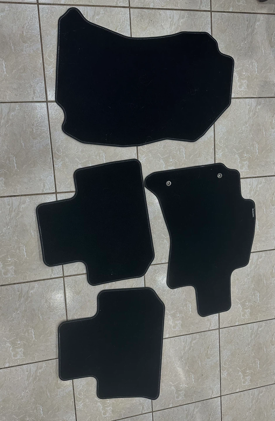 Set of 4 Black Car Floor Mats - photo 3