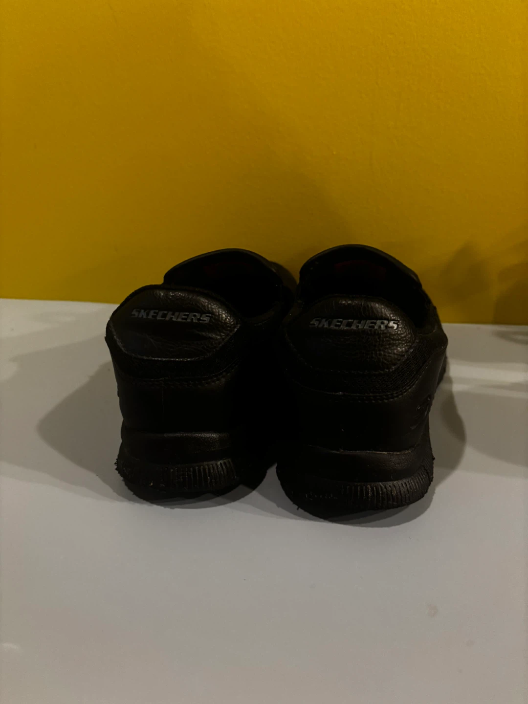 Skechers Black Slip-On Shoes.7.5 sz - photo 3