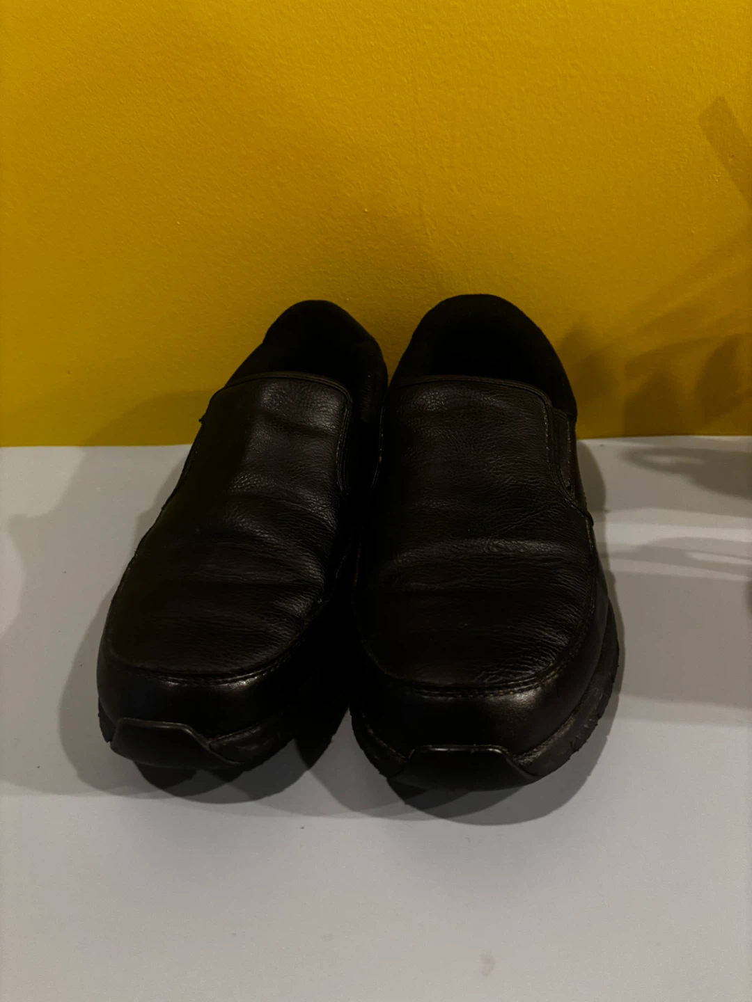 Skechers Black Slip-On Shoes.7.5 sz - photo 5