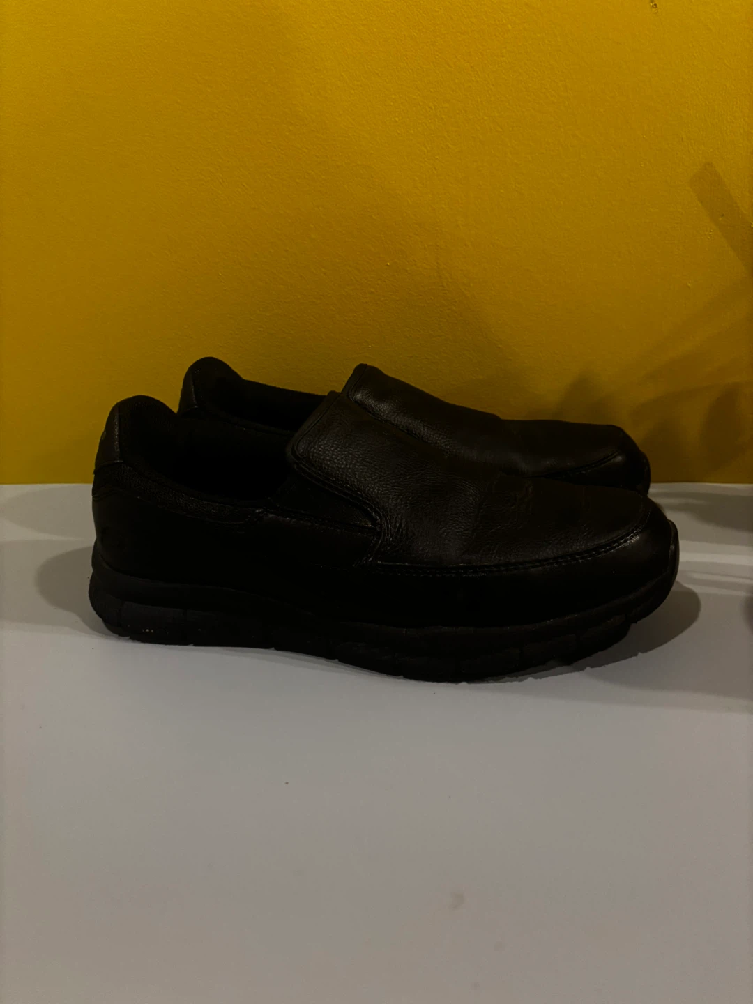 Skechers Black Slip-On Shoes.7.5 sz - photo 4