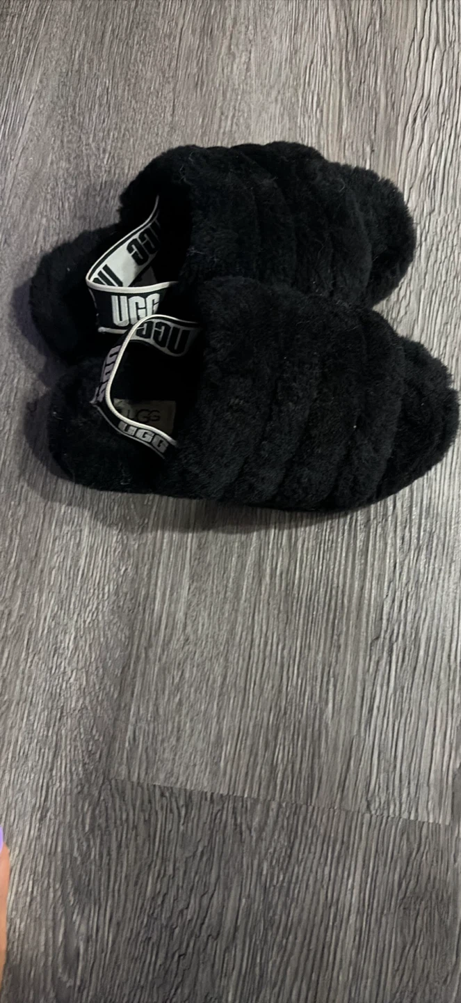 Black UGG Fluffy Slides