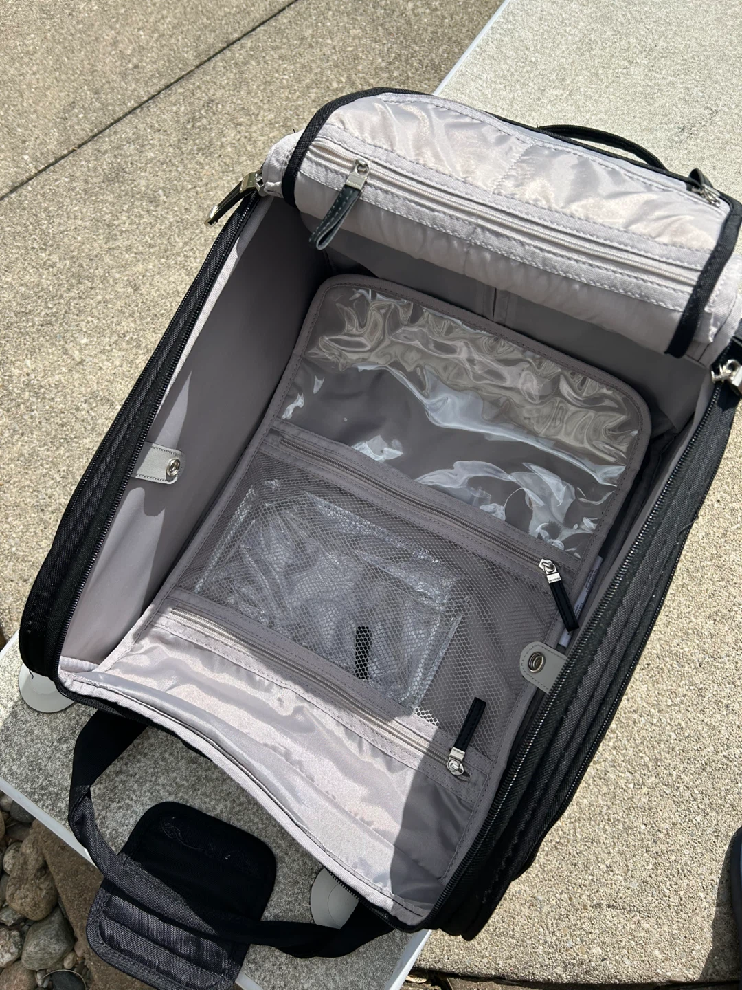LIKE NEW SAMSONITE CARRY ON SIZE SUITCASE (SEE LISTING) - photo 3