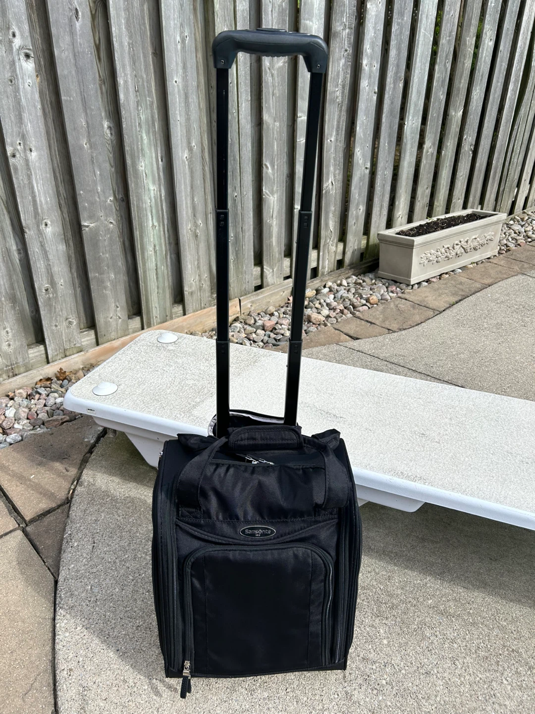 LIKE NEW SAMSONITE CARRY ON SIZE SUITCASE (SEE LISTING)