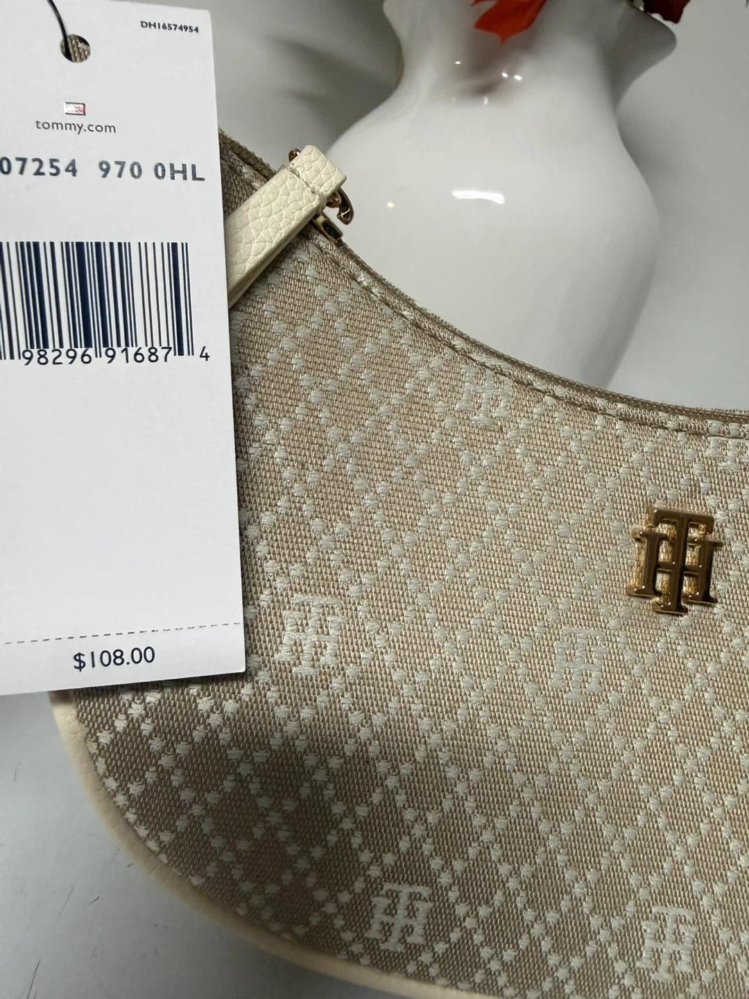 Tommy Hilfiger Monogram Shoulder Bag - photo 5