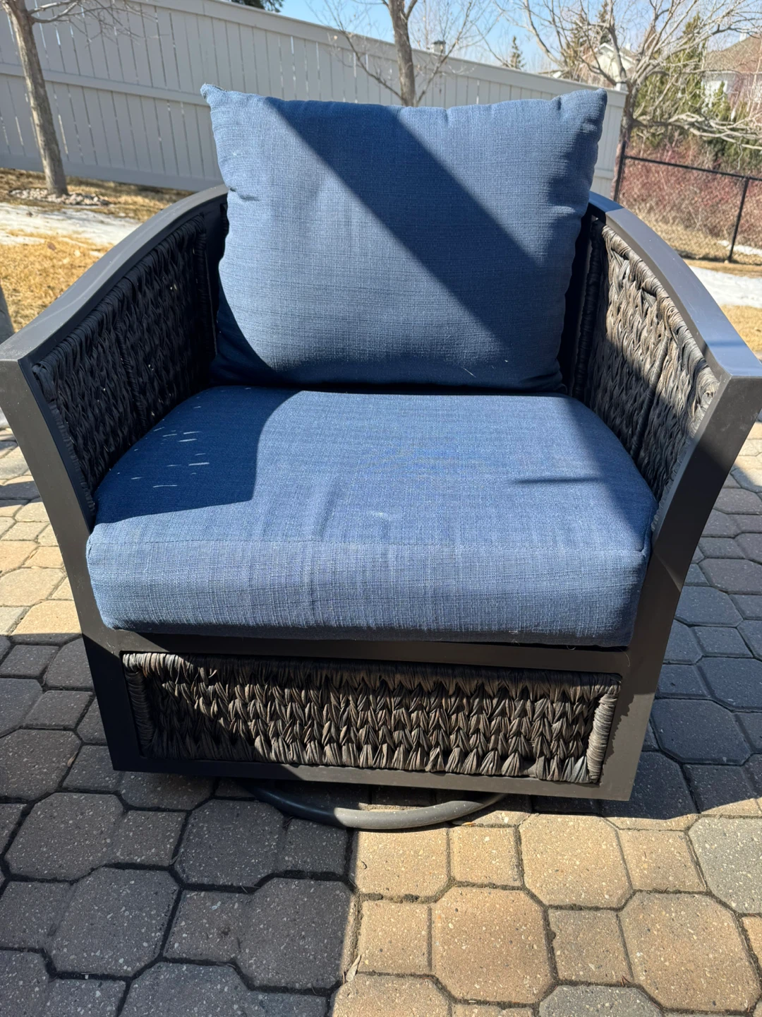 Outdoor Patio Swivel Chair and Coffee Table Set - photo 3