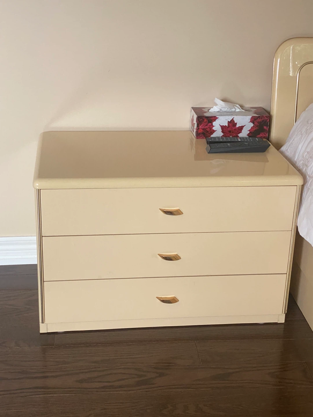 Italian Cream Bedroom Set Wardrobe, Bed Frame & Nightstand - photo 3