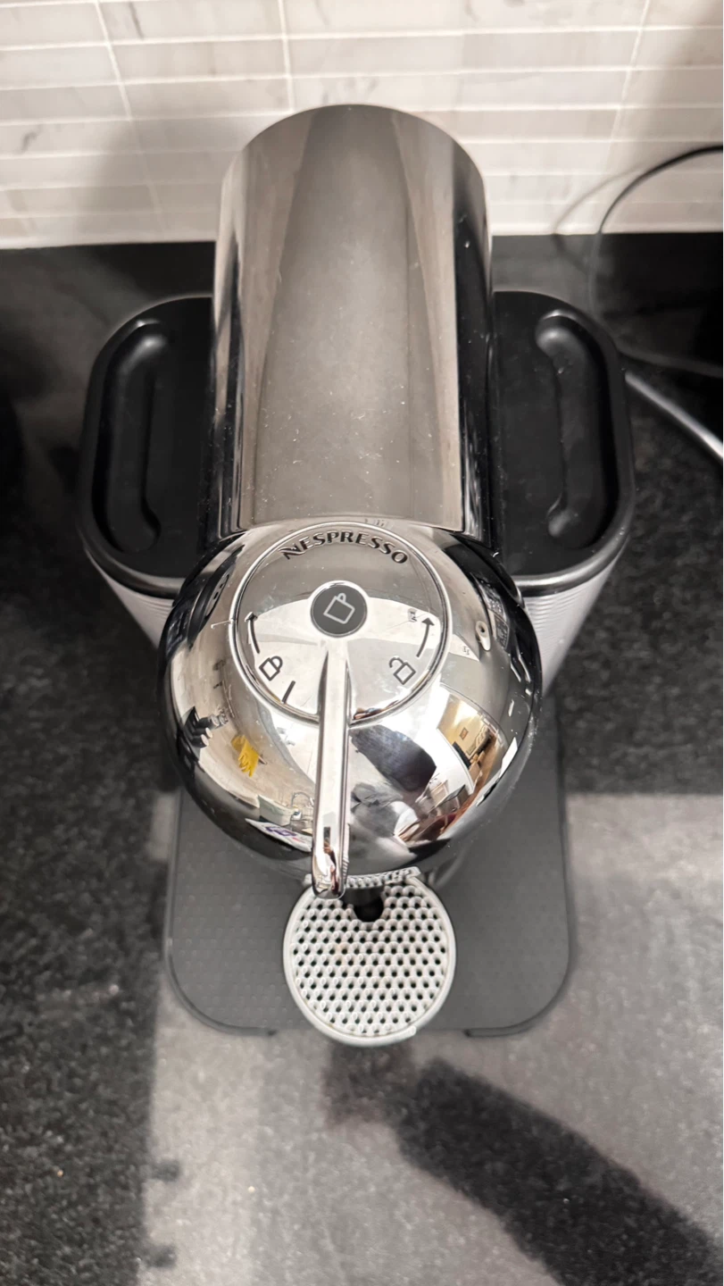 Nespresso VertuoPlus Coffee Machine - photo 2
