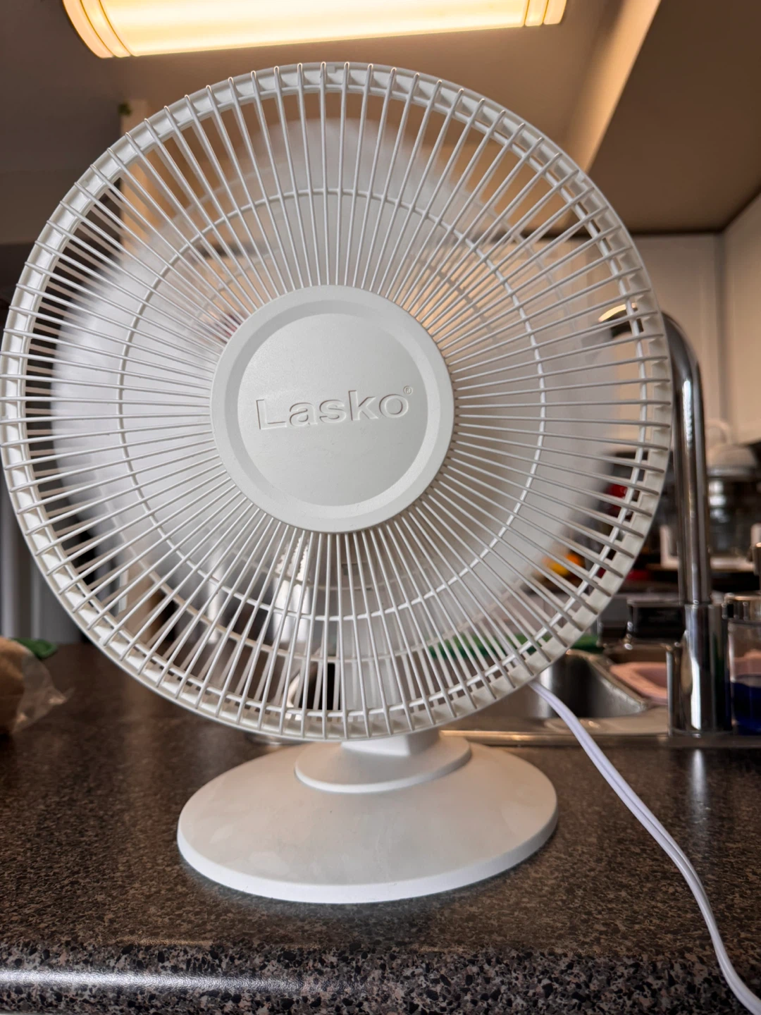 Lasko White Desk Fan - photo 2