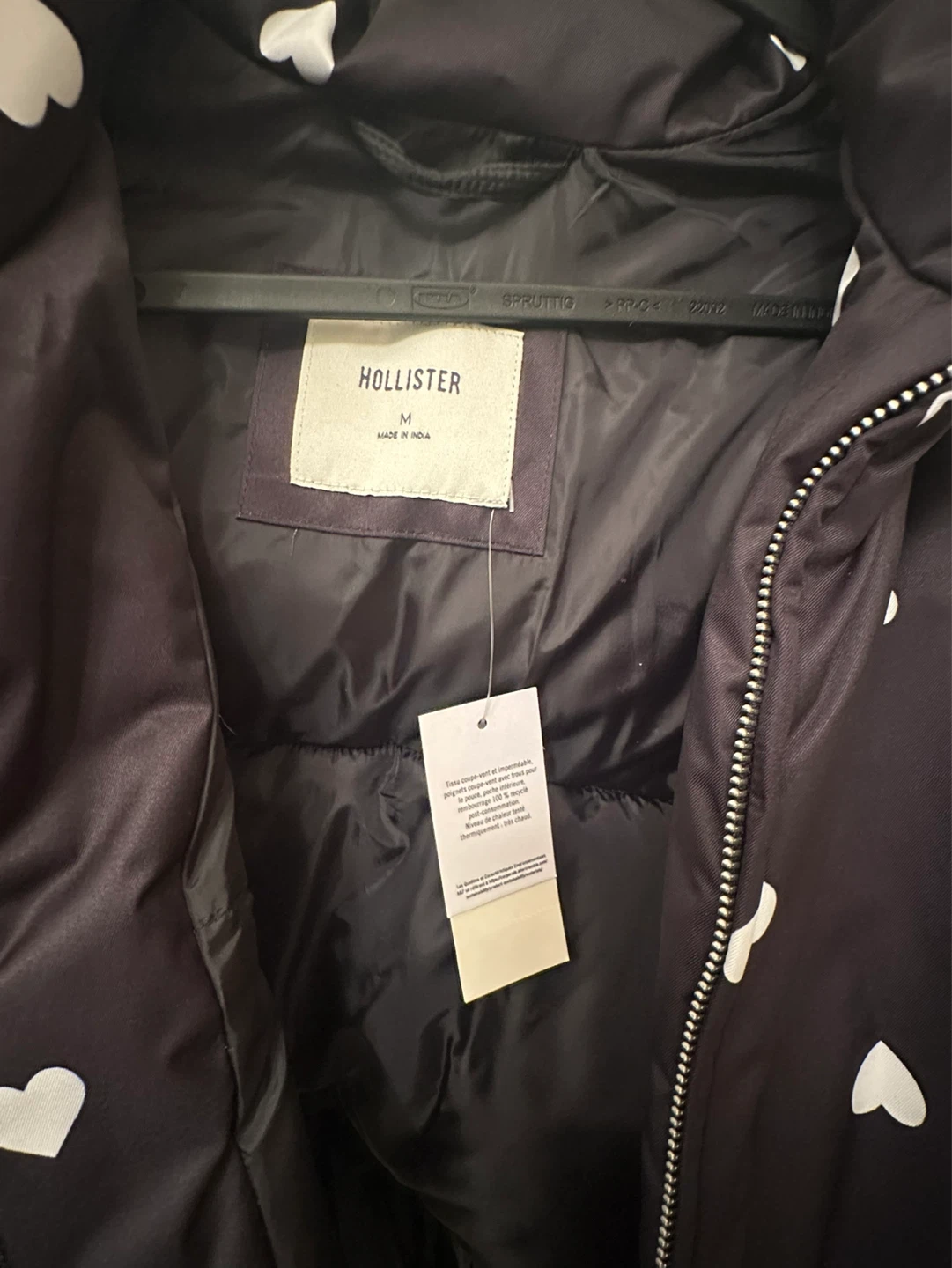 Hollister Puffer Jacket - Black with White Hearts - Medium - photo 3