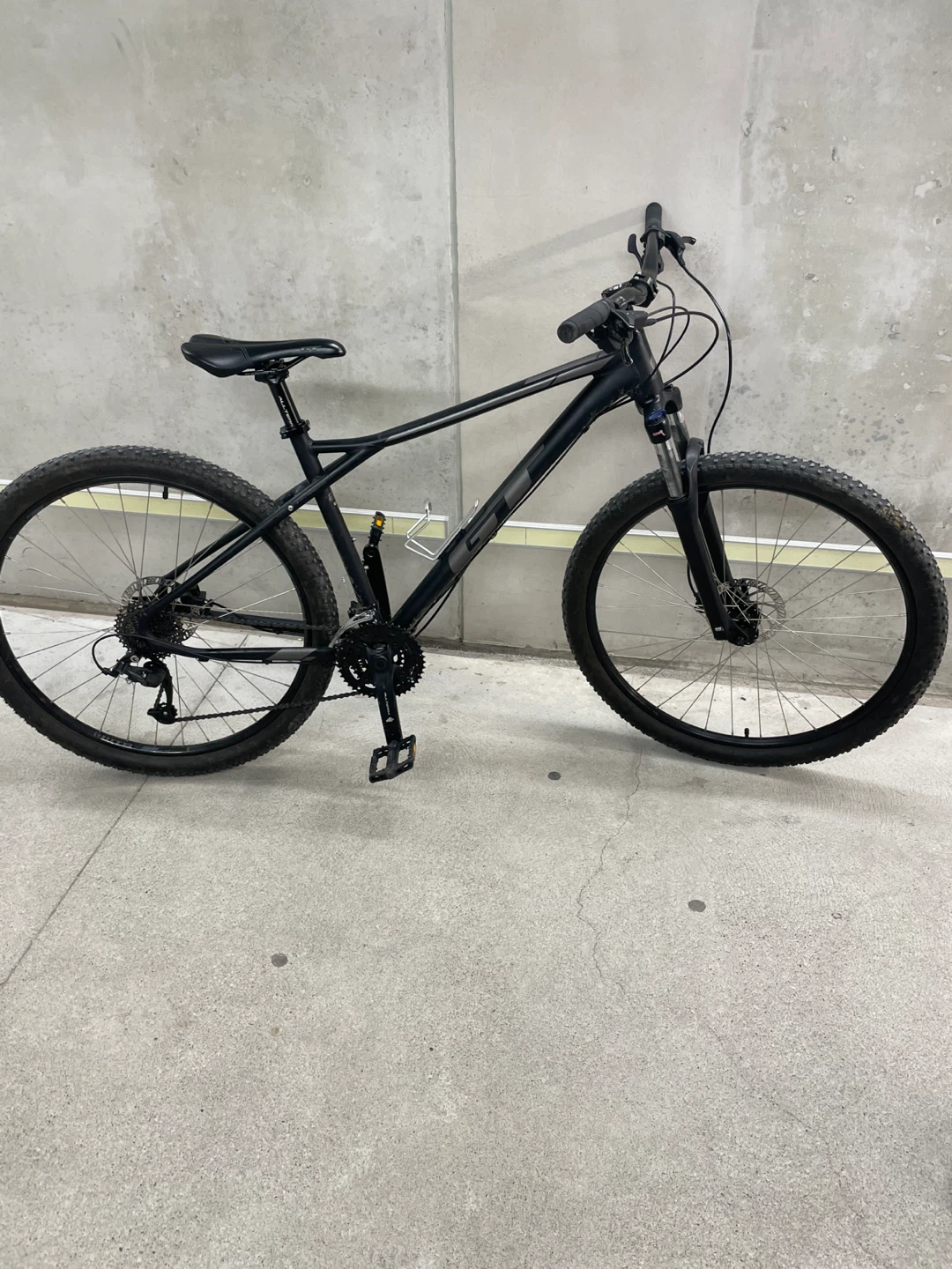 GT Avalanche Men's Mountain Bike - Black - photo 2