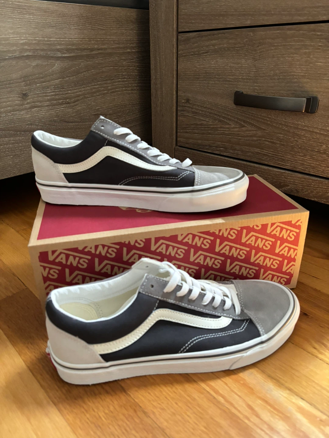 Men’s Vans sneakers 9US