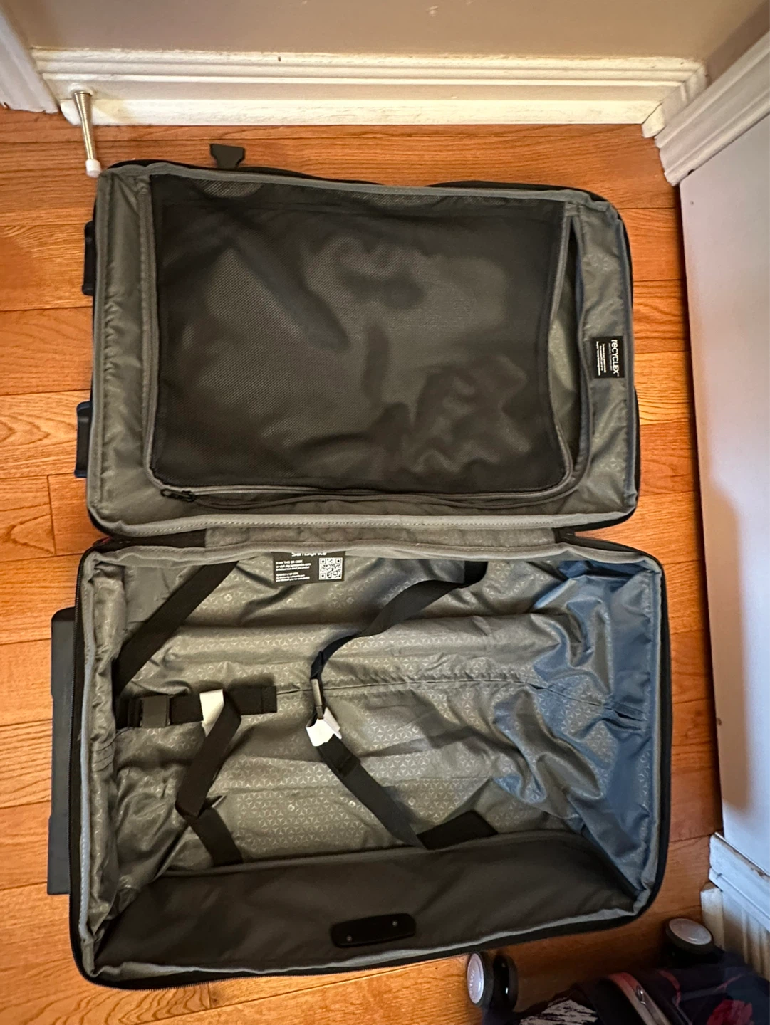 Samsonite Orange Carry-On Luggage - photo 4