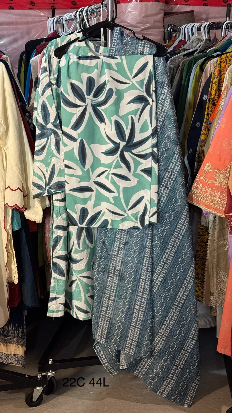 Printed chikankari three piece suit - photo 4