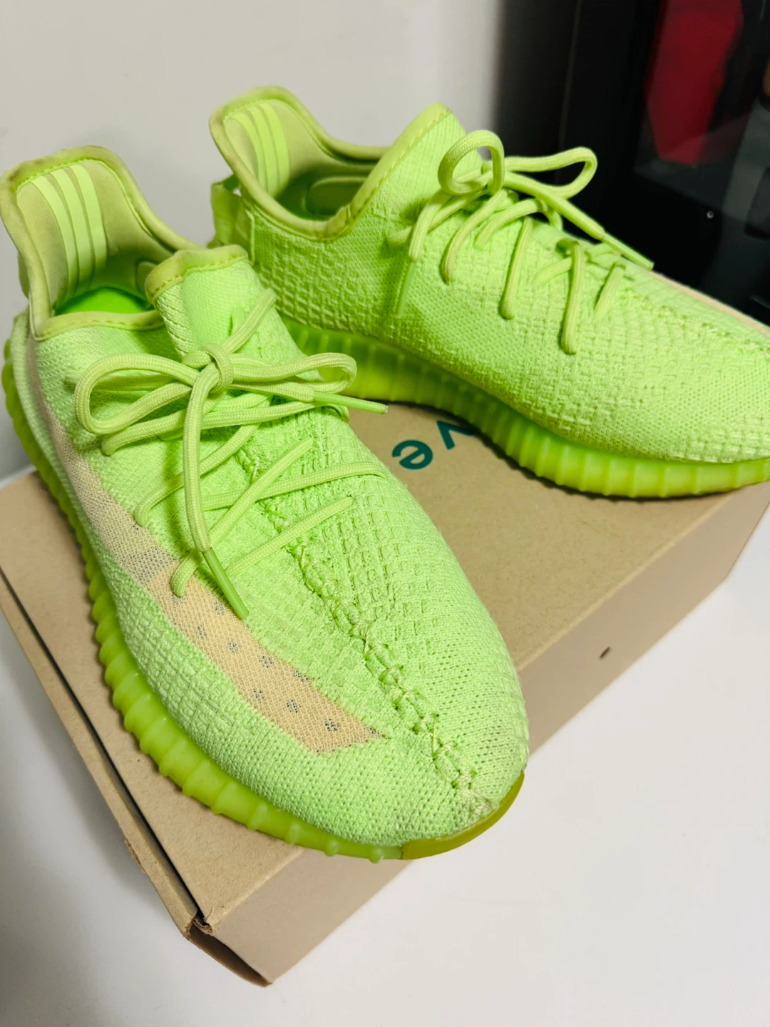 Adidas Yeezy Boost 350 V2 glow