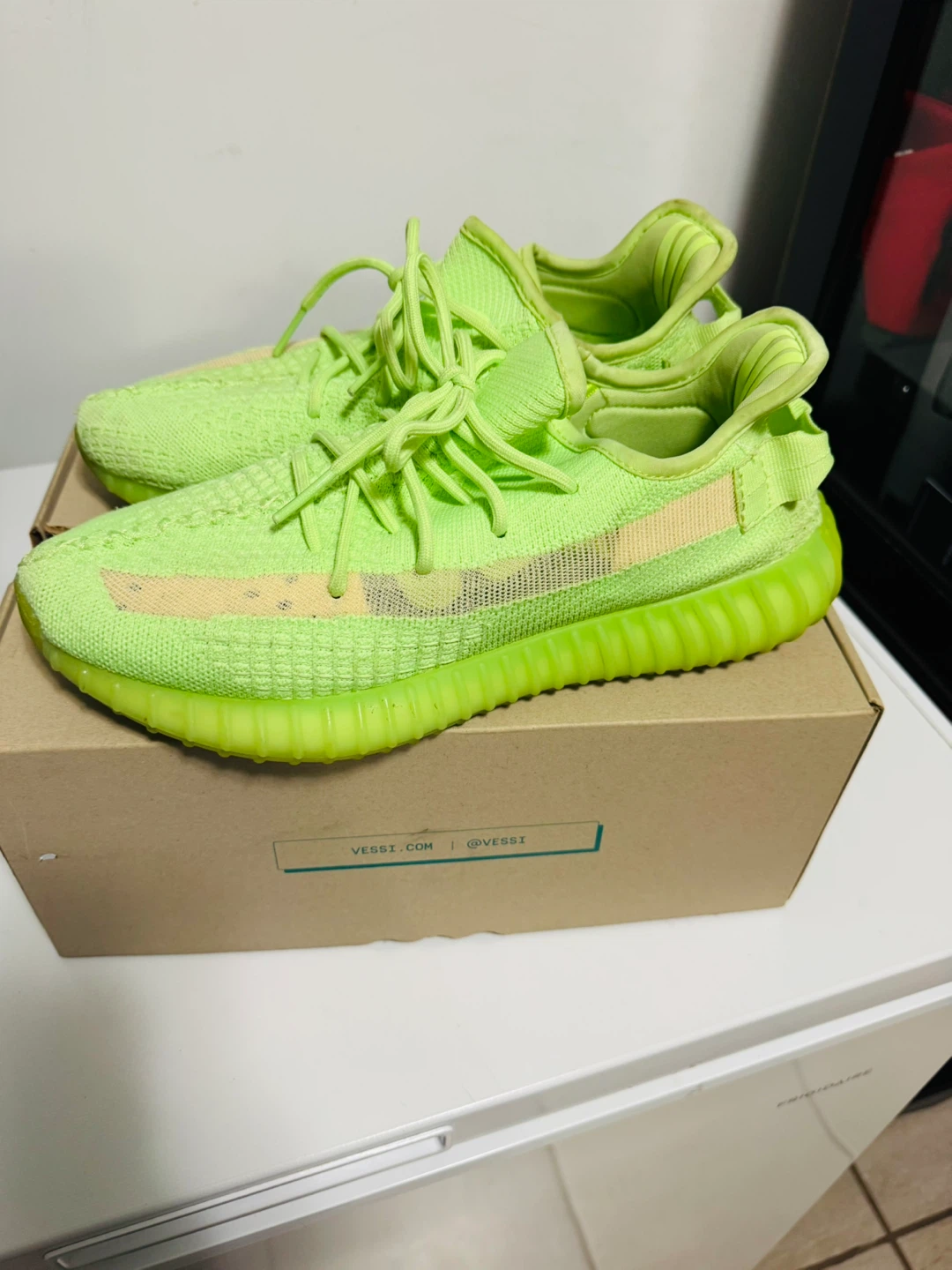 Adidas Yeezy Boost 350 V2 glow - photo 4
