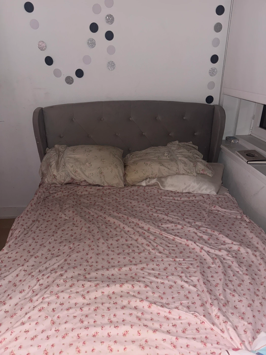 Queen size bed