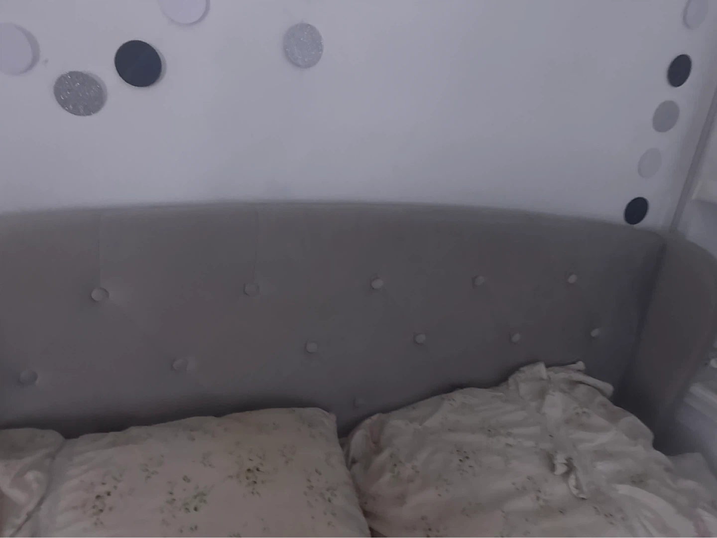 Queen size bed - photo 2