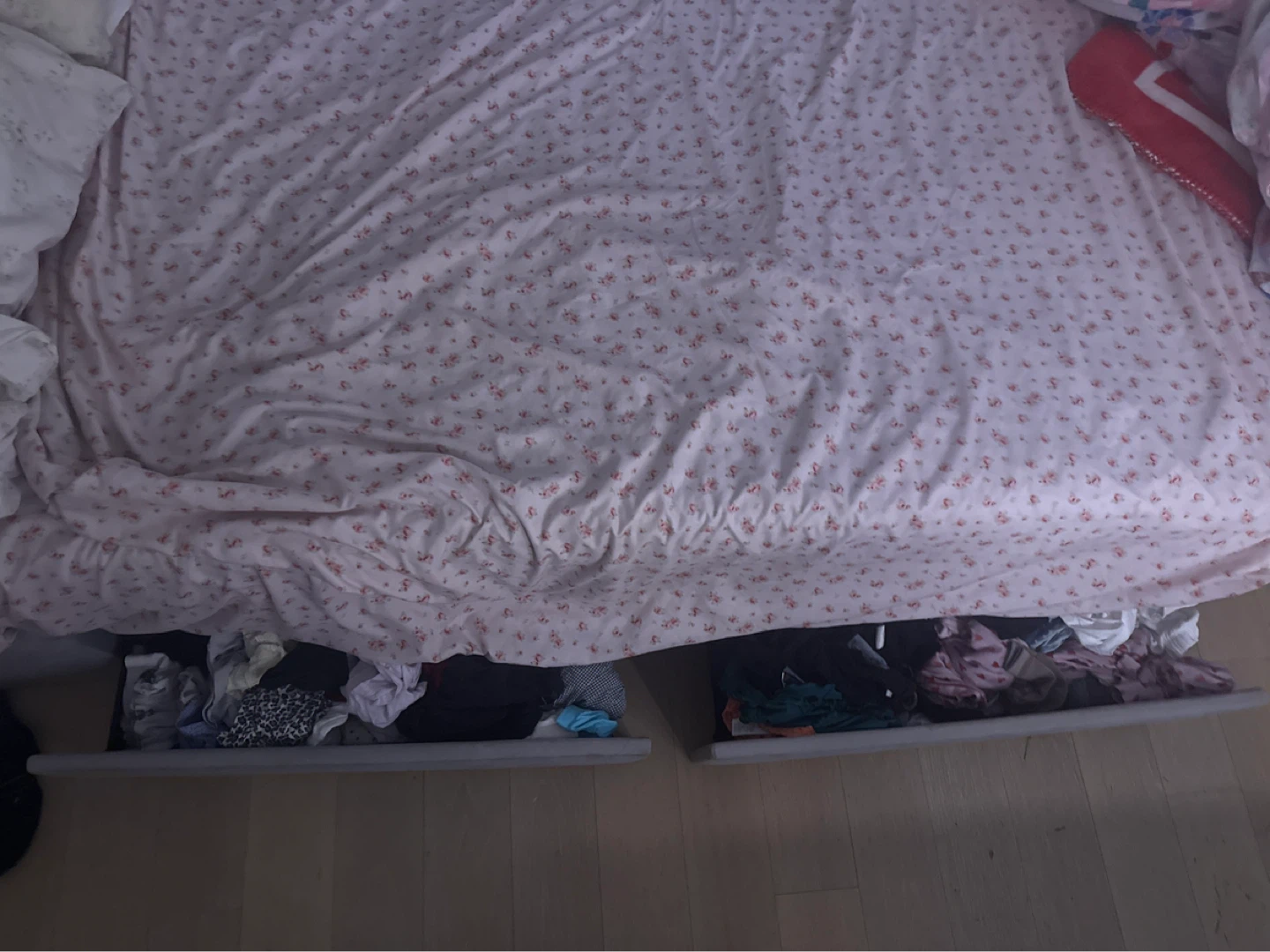 Queen size bed - photo 3