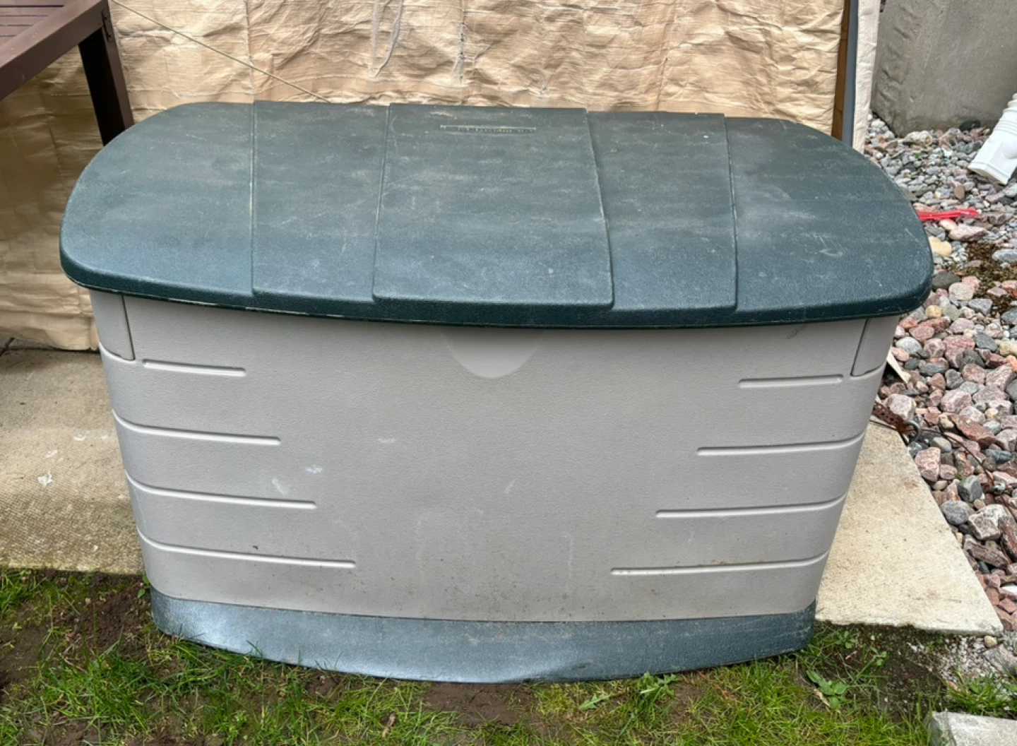 Rubbermaid deck box - photo 2