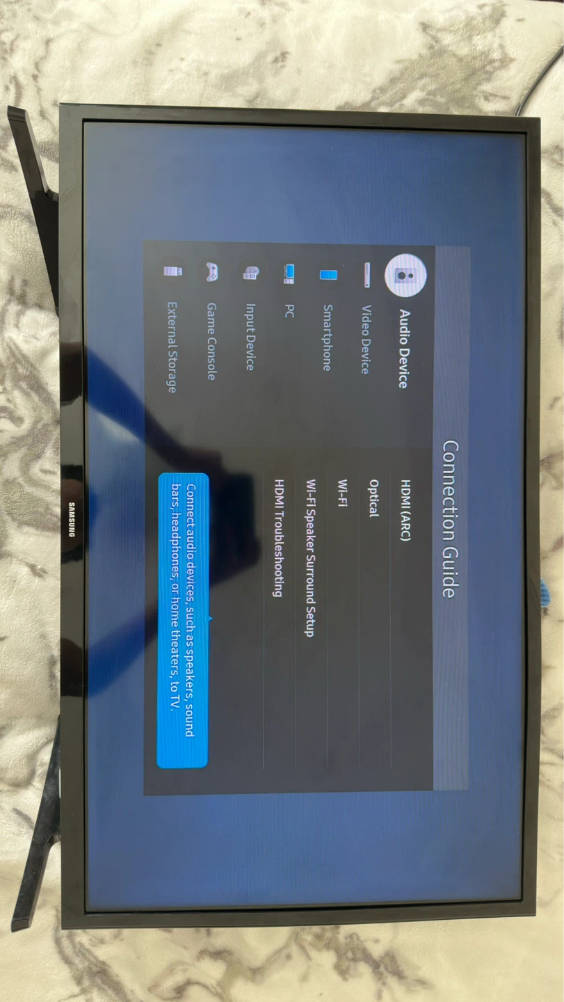 MOVING SALE!⚠️! 2023 Samsung 32" Smart TV (28.9"x17.3").