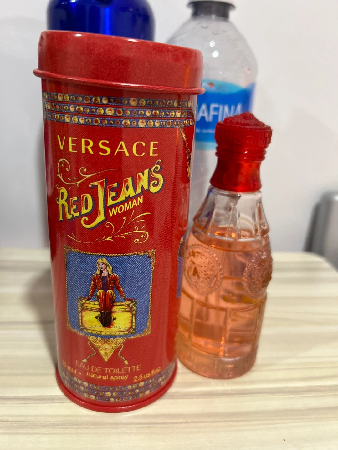 Versace Red Jeans Woman Eau de Toilette Natural Spray 2.5 oz