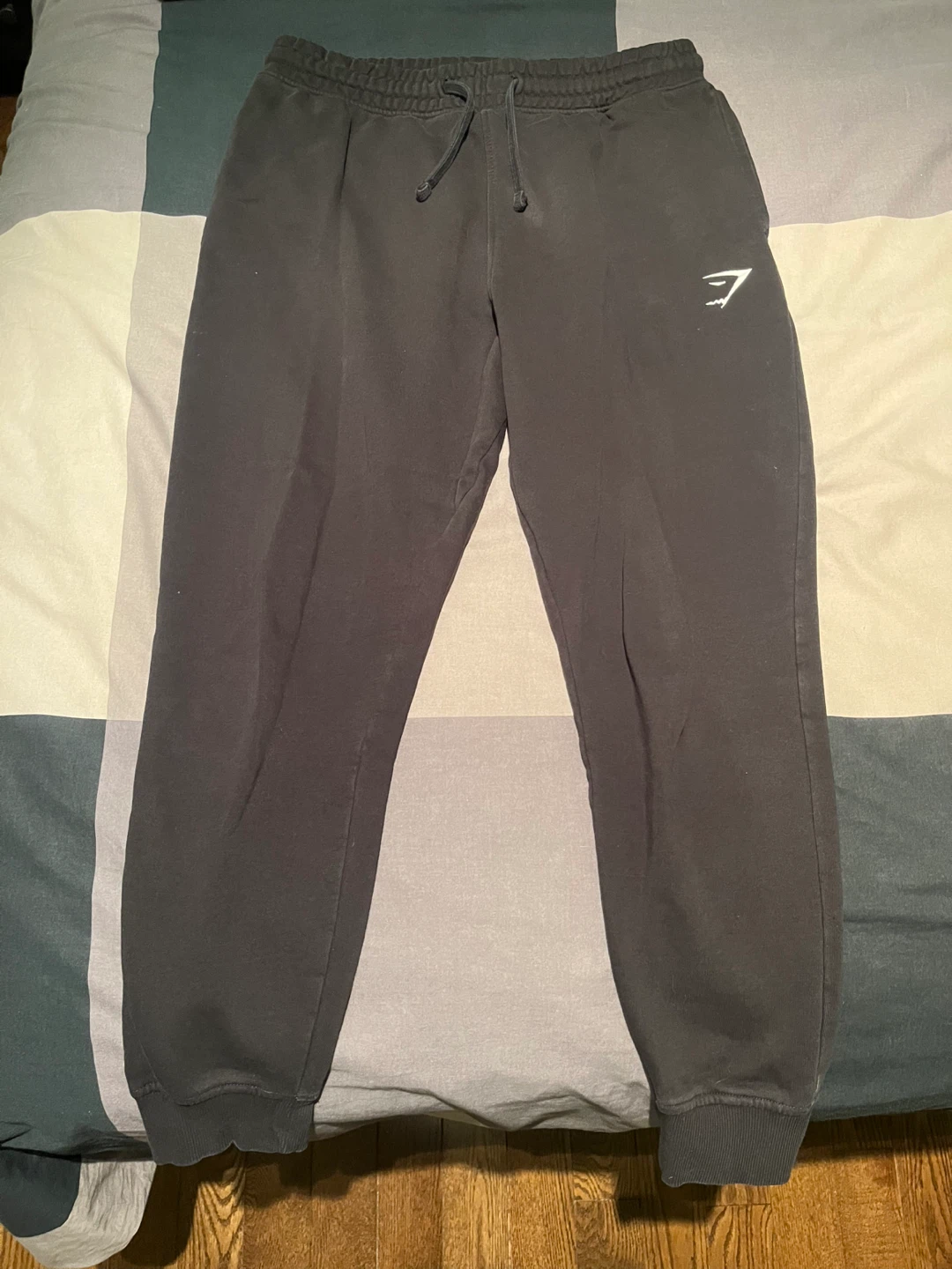 Two Gymshark Crest Sweatpants(M,Slim) - photo 2