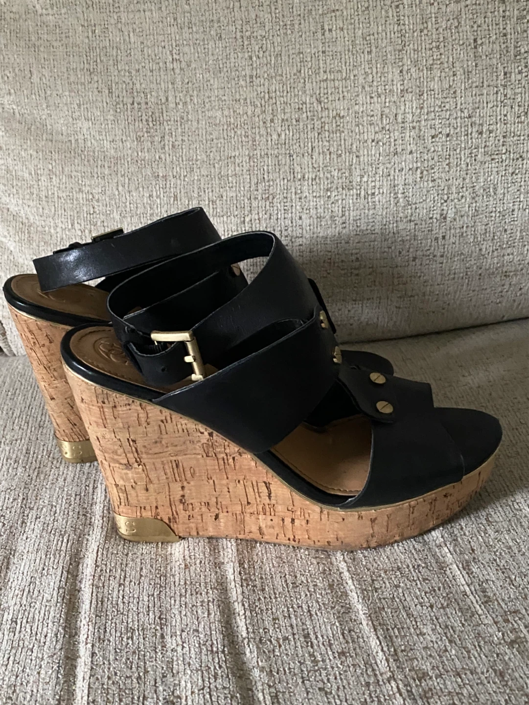 Guess Wedge Sandals, size 8 - photo 5