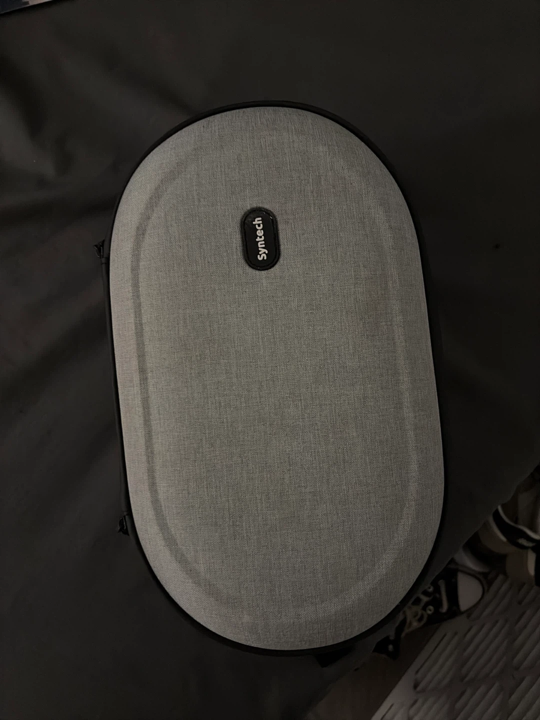 Meta Quest 2 VR Headset with Syntech Carrying Case - photo 3