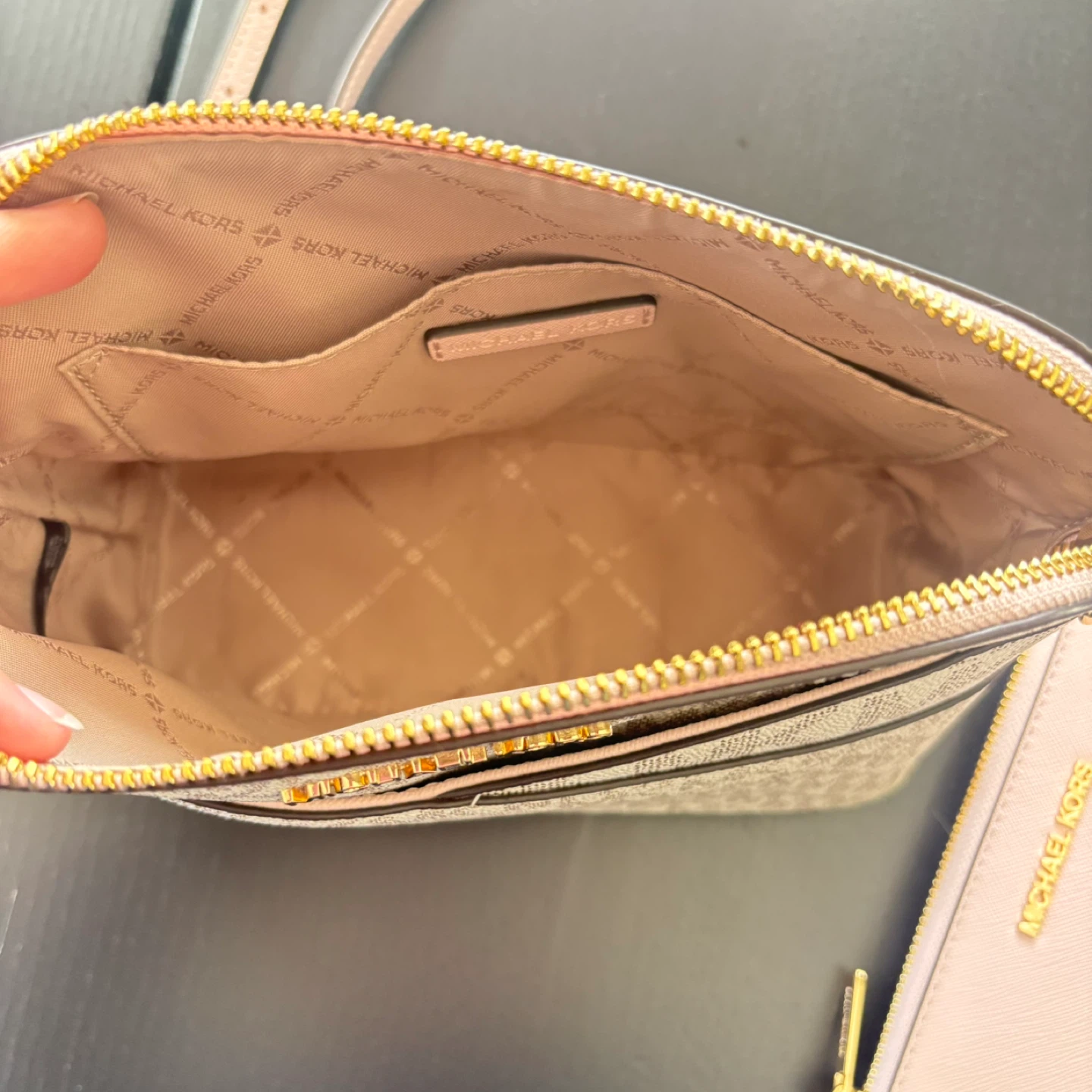 Michael Kors Jet Set Travel Medium Dome Crossbody & Wallet - photo 3