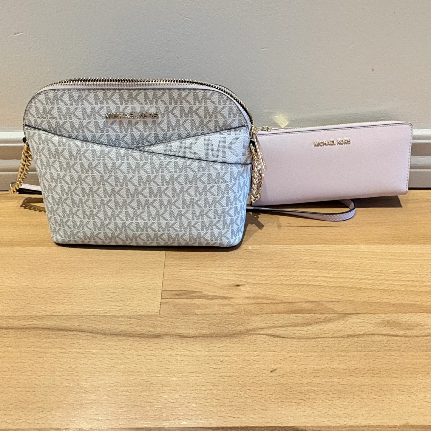 Michael Kors Jet Set Travel Medium Dome Crossbody & Wallet