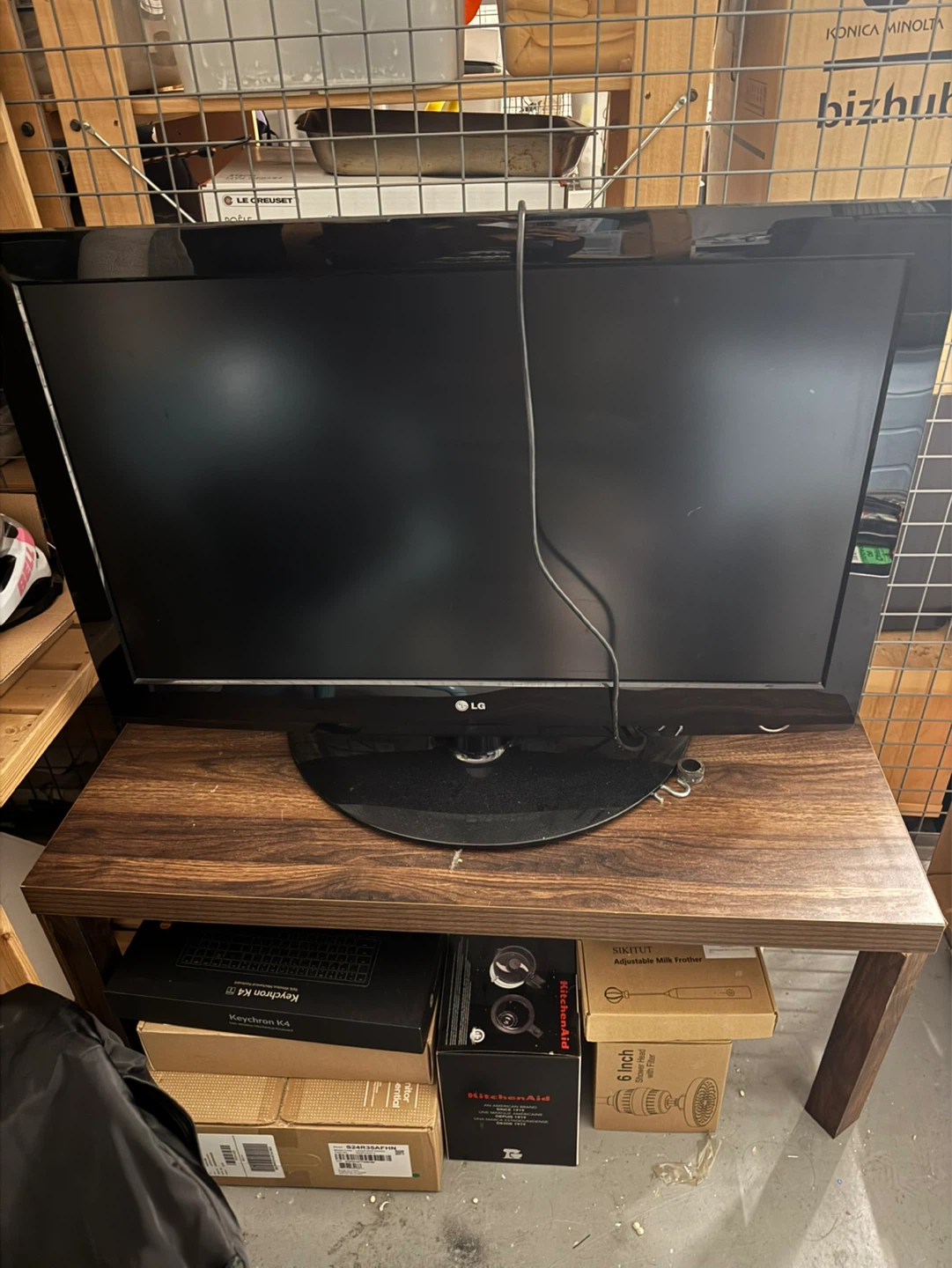 Brown IKEA coffee table and 40” LG TV for sale!