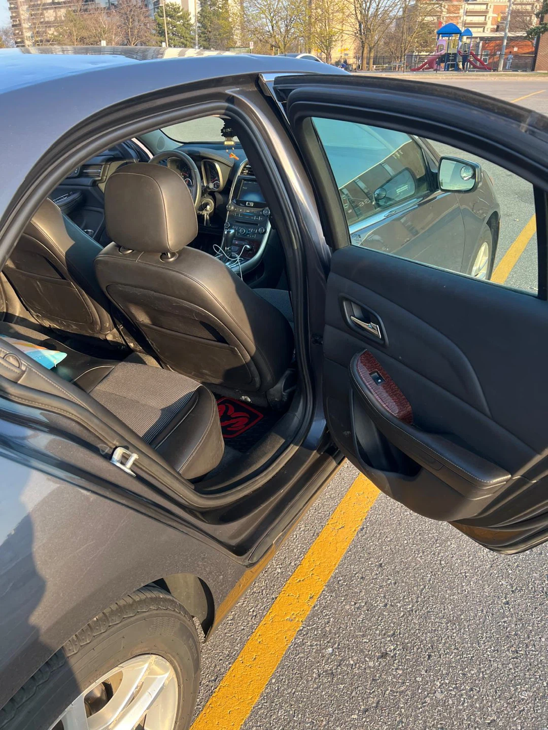 Used Chevrolet Malibu - photo 2