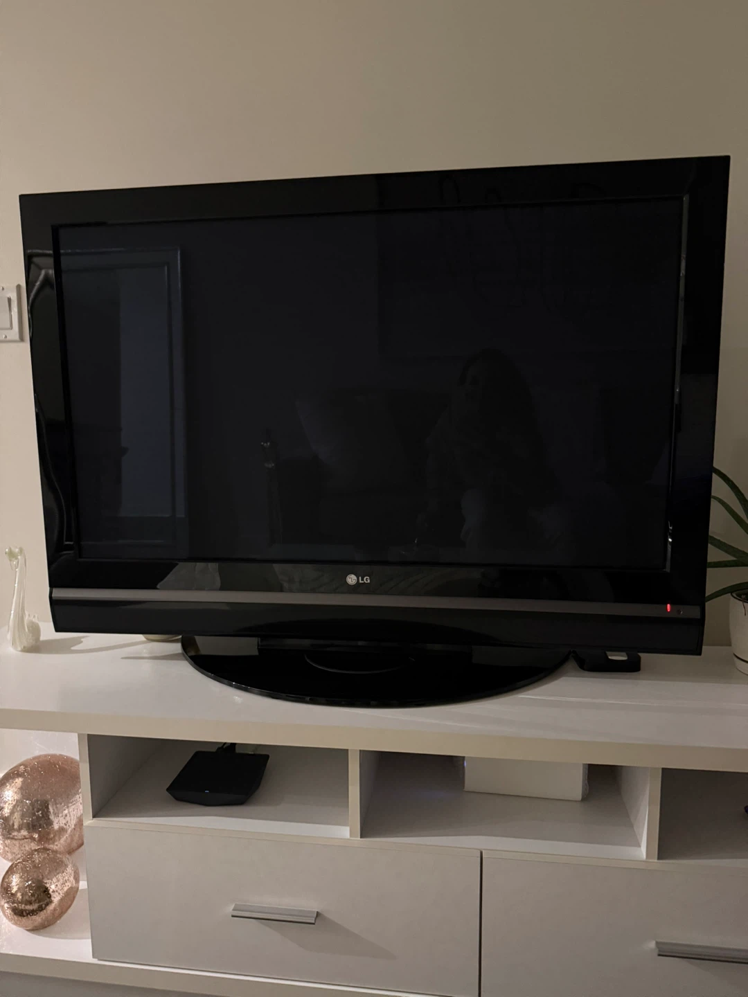 LG Television