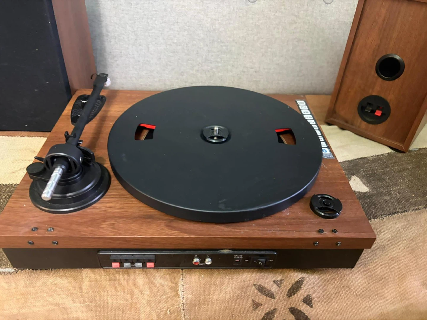 Wooden Turntable with Hi-Fi Speakers - photo 2