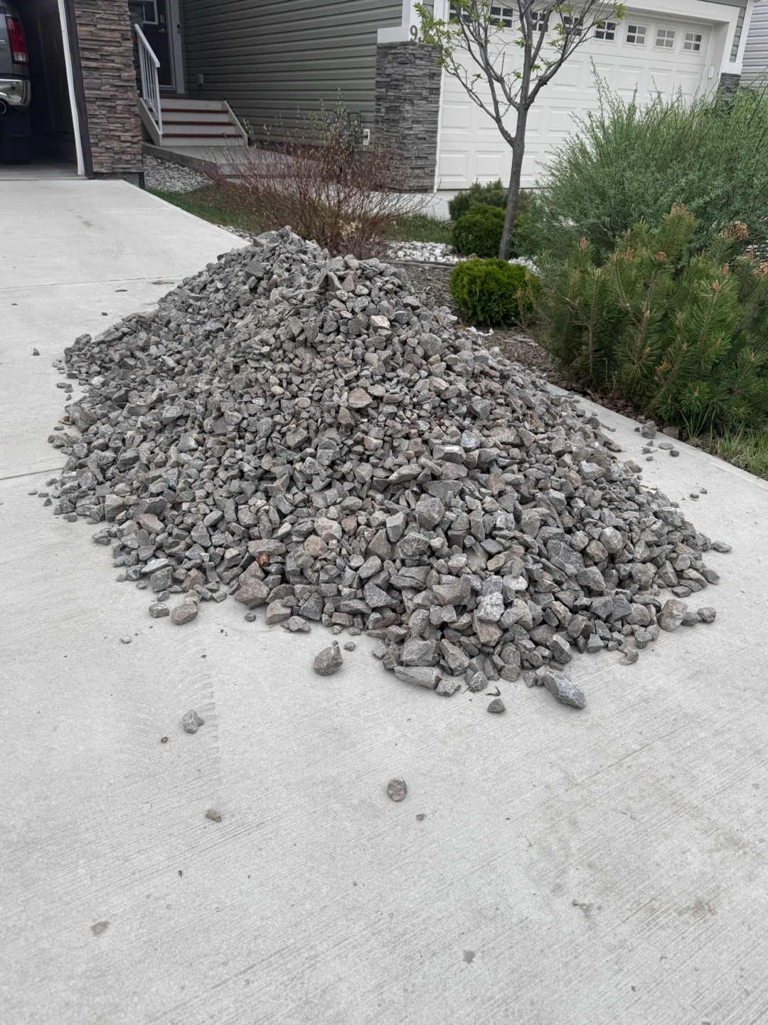 FREE LANDSCAPING LIMESTONE- MUST GO!!