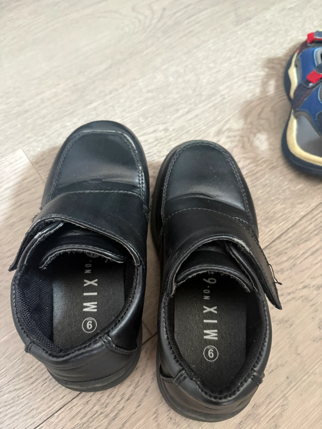 Kids Black Loafers Size 9