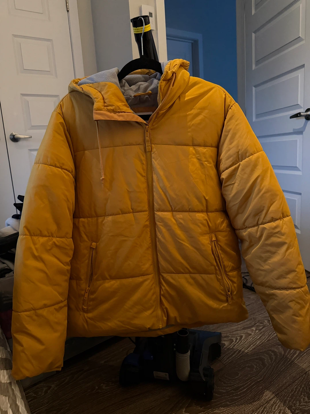 Puffer Jacket - Mustard Yellow - Men Size S - photo 2
