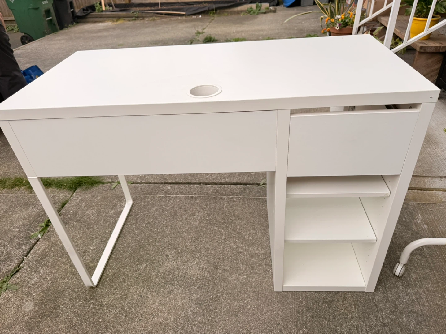 White IKEA MICKE Desk with Drawer and Storage