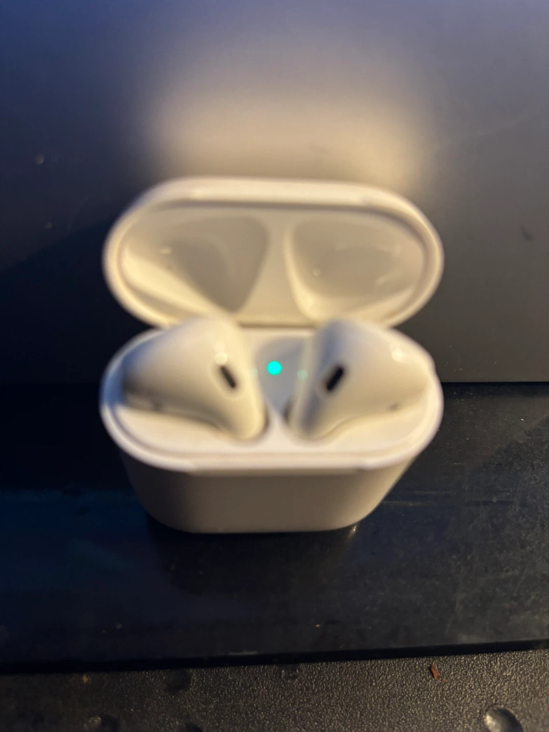 Apple AirPods with Charging Case - photo 2