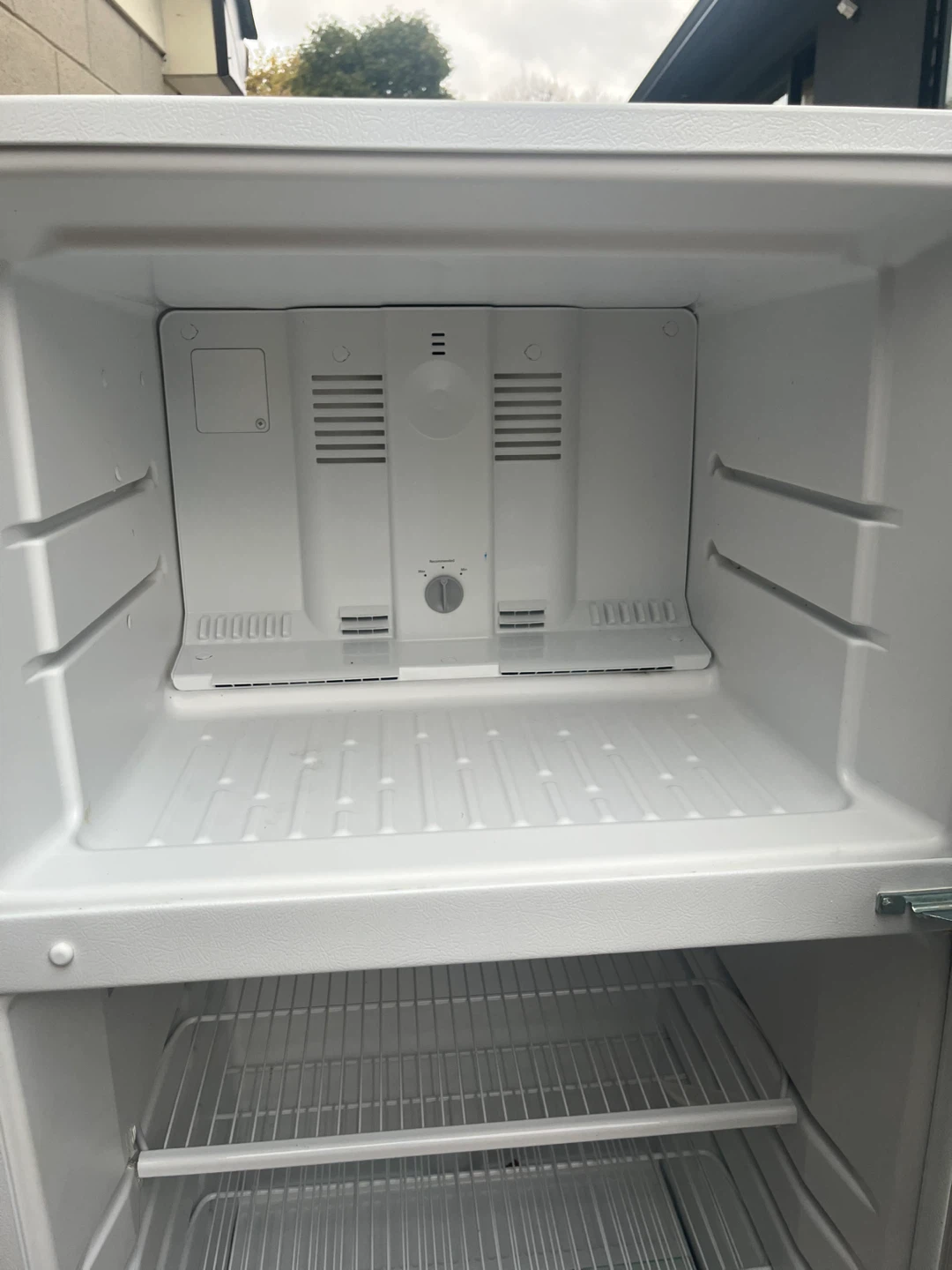 Whirlpool Top-Freezer Refrigerator - photo 5