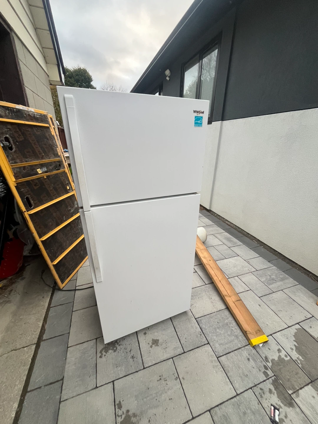 Whirlpool Top-Freezer Refrigerator