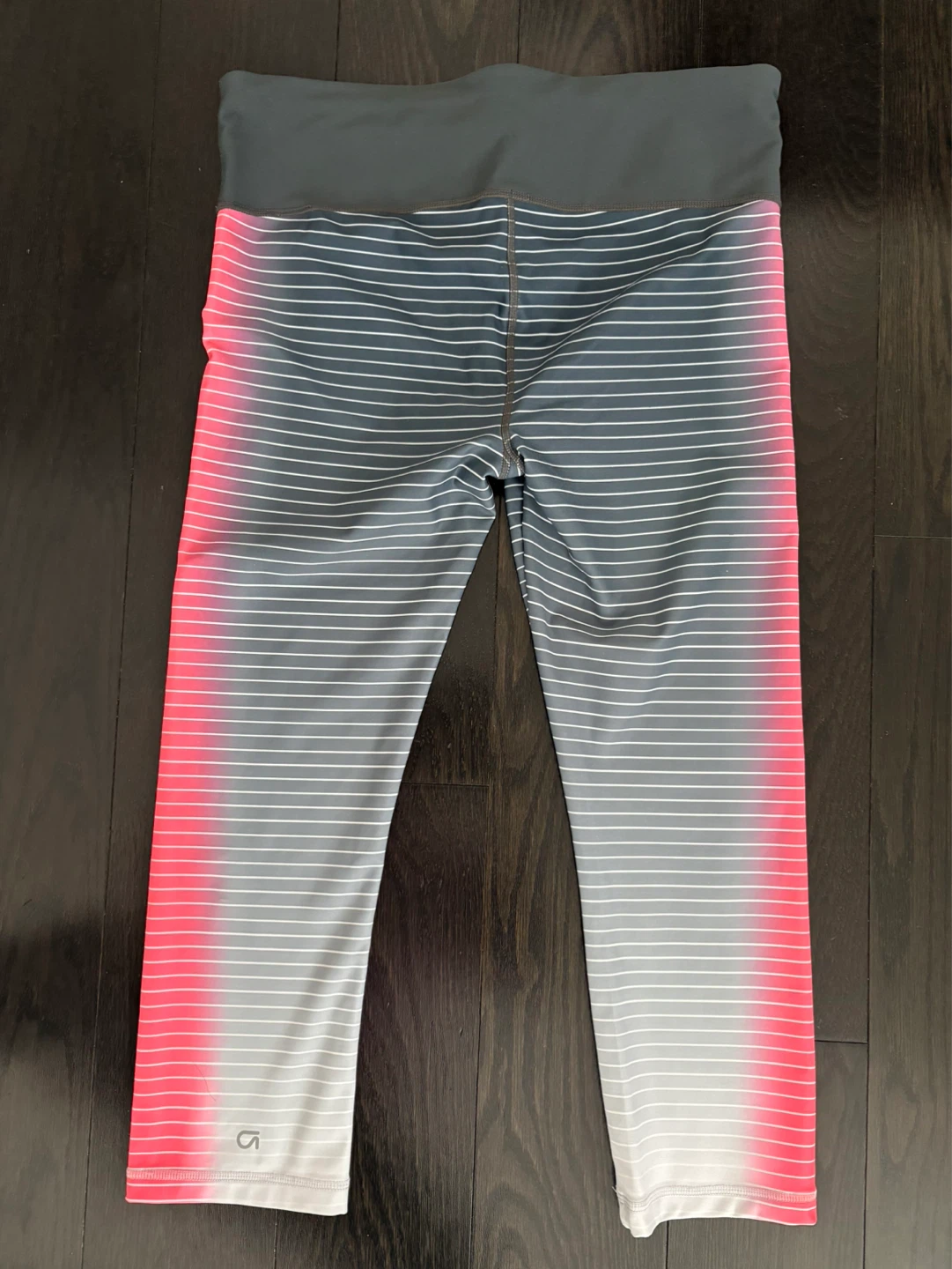 M - GapFit Women's Striped Capris - photo 2