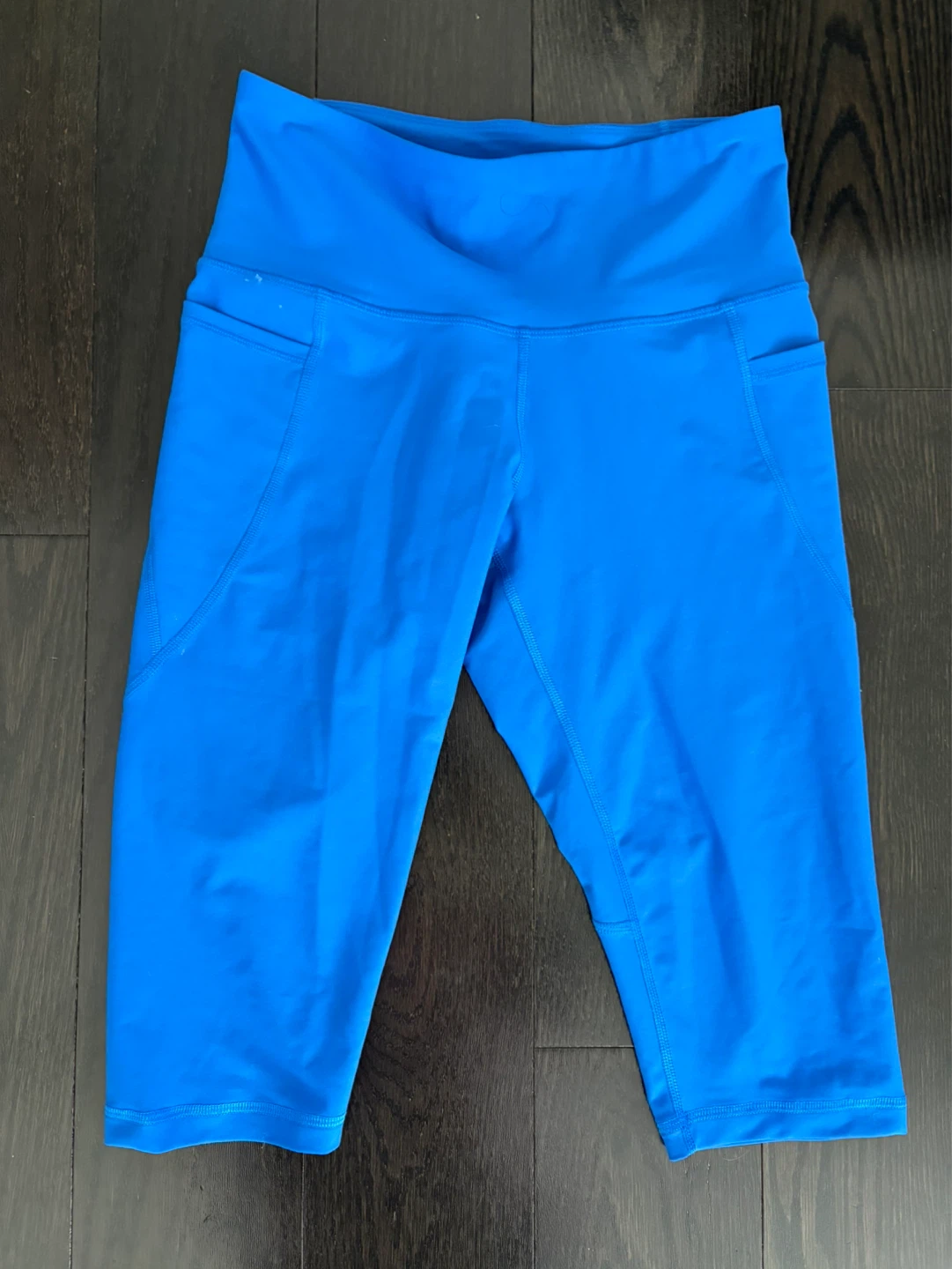 Petit M - like NEW! Active Elevate Legging Sculptant Capri Blue